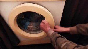 Как открыть дверь стиральной машины? Заклинило дверь в стиральной машине. Линейка и шнурок помогут!