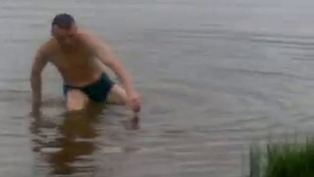 Смешнее не видели. Пьяная рыбалка .mp4 смотреть онлайн