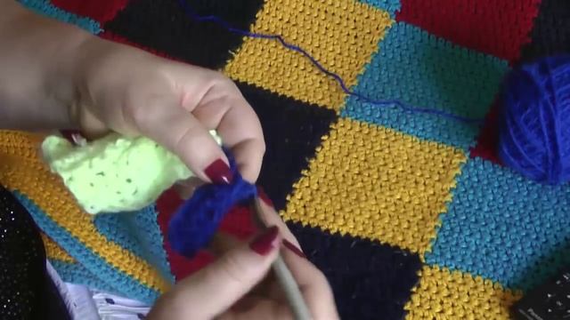 Вяжем крючком плед из квадратов . смотреть онлайн