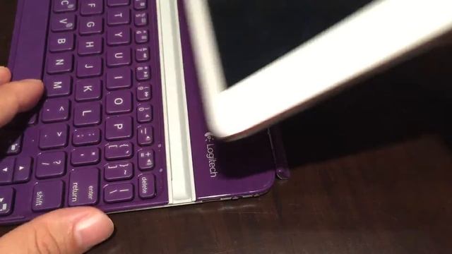 Logitech Ultrathin Purple Bluetooth Keyboard Cover for iPad Mini смотреть онлайн