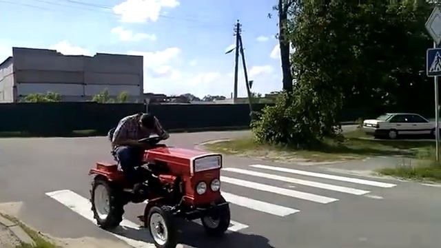 Мини трактор фермер15DEH смотреть онлайн