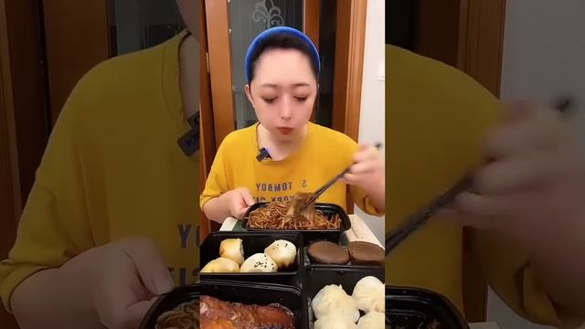 КИТАЙЦЫ ЕДЯТ НА КАМЕРУ / ASMR CHINESE EATING FOOD MUKBANG. смотреть онлайн