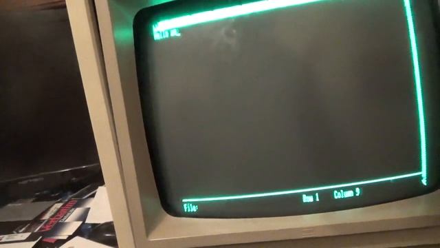 Starting a word processor on my Apple IIe Platinum смотреть онлайн
