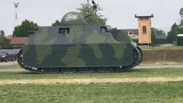 FIAT 2000 carro armato / FIAT 2000 tank