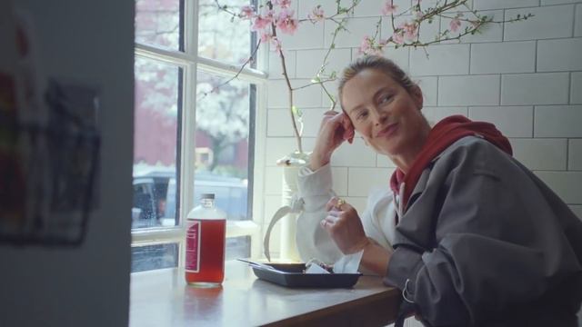 All-Day Style Secrets From Supermodel Carolyn Murphy | British Vogue & Givenchy смотреть онлайн