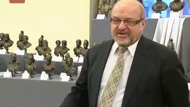 Галерея бронзовых бюстов всех великих российских князей, царей и императоров смотреть онлайн