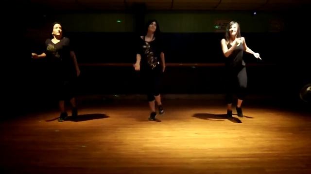 dance fitness- Survivor/ I Will Survive (Glee Cast) смотреть онлайн