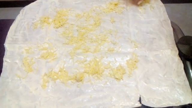 Рулет с начинкой из шпрот,сыра и яйца.Шпротная закуска из лаваша. смотреть онлайн