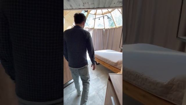 Глэмпинг Четыре Сезона смотреть онлайн