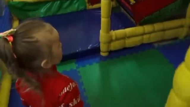 Лабиринт. Бассейн. Активный отдых. Labyrinth. Pool. Active recreation смотреть онлайн