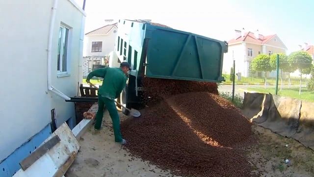 Привіз 14 кубів керамзиту. Повільне вивантаження. (Привёз 14 кубов керамзита. Медленная выгрузка.) смотреть онлайн