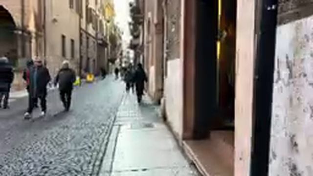 Stunning Verona, Italy Walking Tour ?? 4k 60fps HDR [With Captions & ? Binaural Audio] смотреть онлайн