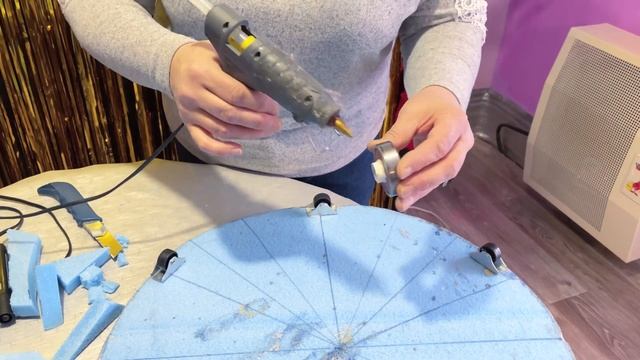 Изготовление вращающейся подставки.Крутящаяся подставка своими руками.Поворотный столик смотреть онлайн
