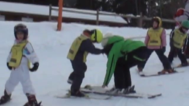 Обучение детей катанию на лыжах в секторе PAL, Andorra смотреть онлайн