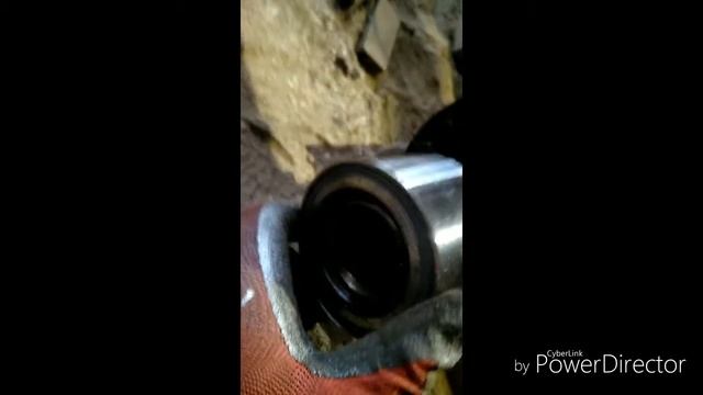 Уплотнение посадки ступичного подшипника iveco / Wheel bearing play смотреть онлайн