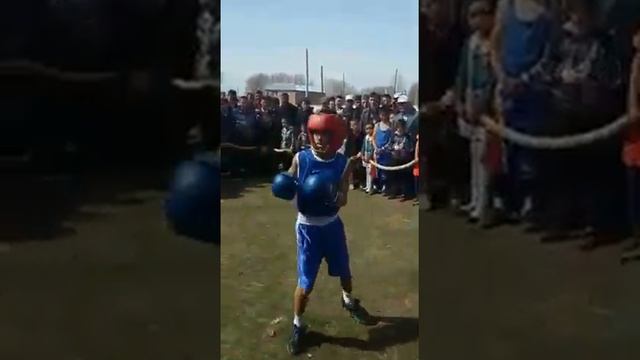 Бокс один против двоих,Абдул Патиев синий смотреть онлайн