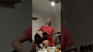 Есть в италии маленький дом...