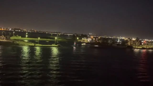 Вход в Суэцкий канал. смотреть онлайн