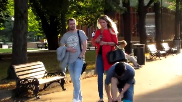 МУЖЧИНА В СТРИНГАХ/ ПРАНК/РОЗЫГРЫШ/ РЕАКЦИЯ ЛЮДЕЙ смотреть онлайн