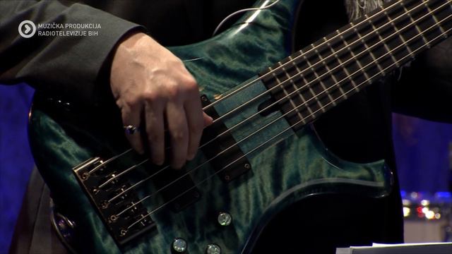 Corner Plus - Dino & The Groove Society смотреть онлайн