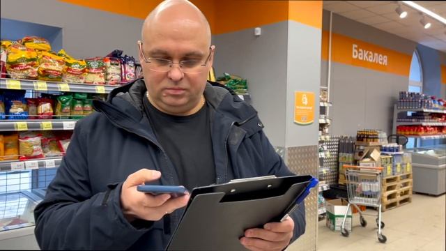 ЗАПОДОЗРИЛИ В ПРОВЕРЯЮЩИХ ИНОАГЕНТОВ / ПОЛИЦИЯ ПРИСТРУНИЛА РАБОТНИКА ДИКСИ смотреть онлайн