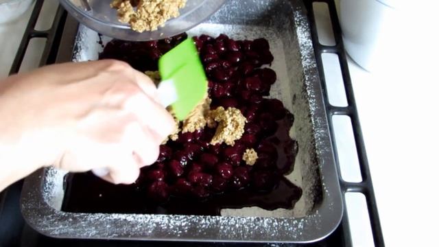 ВКУСНЕЙШИЙ ВИШНЁВЫЙ Пирог. Рецепт Пирога. КРАМБЛ Crumble. смотреть онлайн