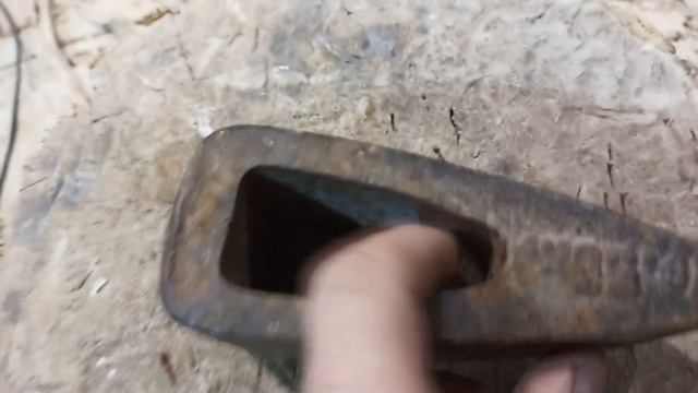 Редкий колун СССР (не по форме, а по клейму) на добротном берёзовом топорище смотреть онлайн