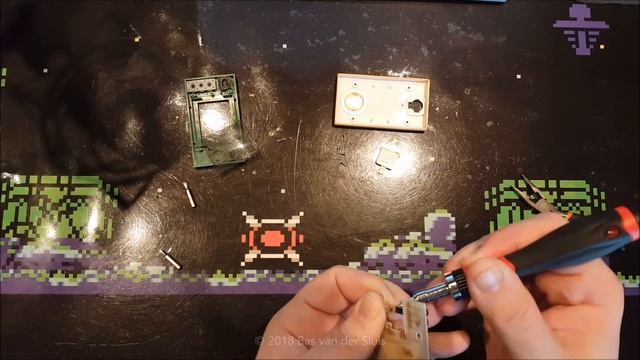 Repairing an 80's style handheld LCD game (Plane & Tank) смотреть онлайн