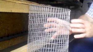 Какую сетку применять на подстилку для бройлеров.