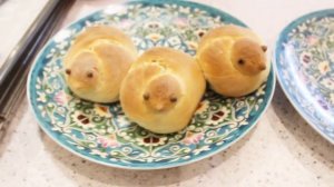 Мои жаворонки,мама готовится к Пасхе