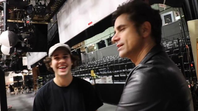 DAVID DOBRIK VISITS FULLER HOUSE AND JOHN STAMOS! смотреть онлайн