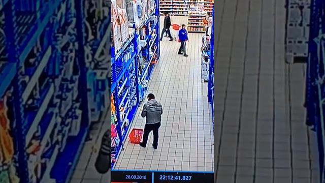 Вор в АШАНЕ смотреть онлайн