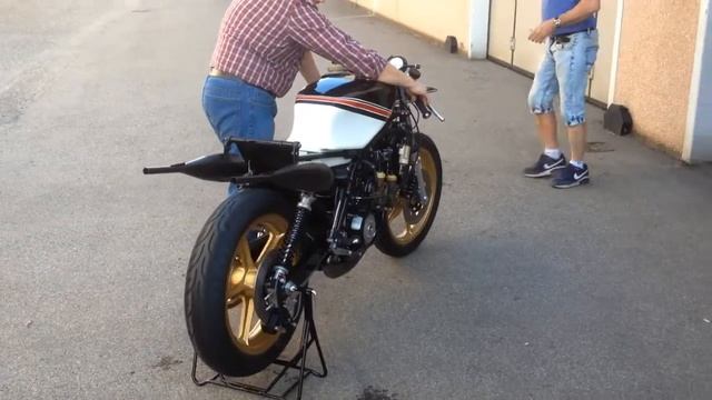 Suzuki RG 500 MK1 - 2 stroke sound смотреть онлайн