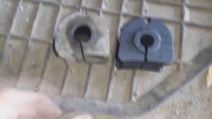 Рено Дастер дорестайл. Замена втулок стабилизатора.