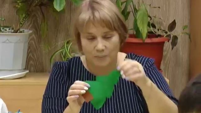 «Женские секреты»: новогодняя гирлянда 12+ смотреть онлайн