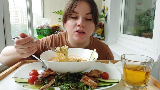 Мукбанг чан рамен под истории зрителей #мукбанг #чанрамен смотреть онлайн