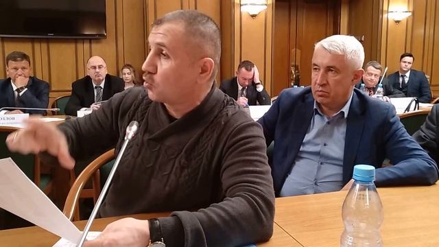 "Внутреннее совмещение" - медикам платят меньше за сверхурочную работу, чем за обычную смотреть онлайн