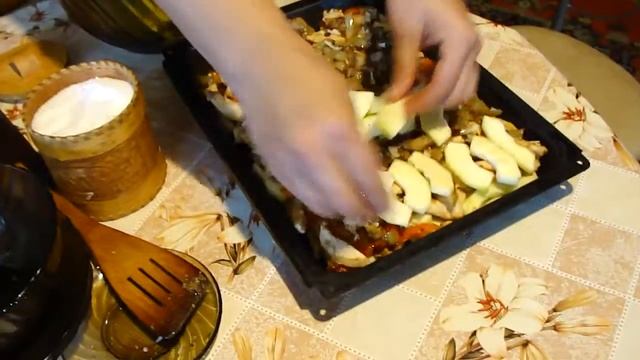 Запеканка из кабачка, баклажана, перца, помидор и куриной грудки.Casserole of zucchini, eggplant, p смотреть онлайн