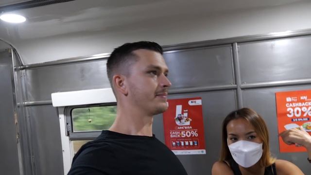 How is the Executive Train in Indonesia - Not Worth it? (Jakarta to Malang) смотреть онлайн