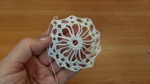 Ажурный шарик крючком на елочку № 6.