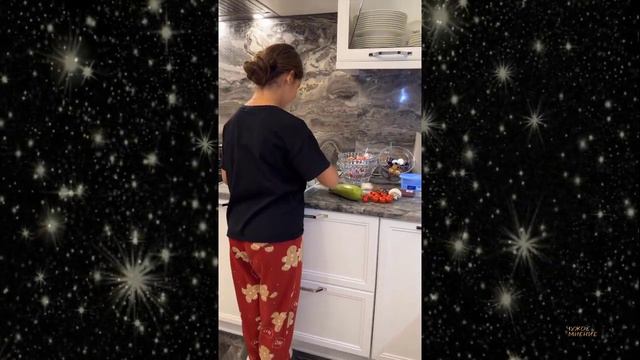 Подарки для Анечки / Ксения Бородина задарила дочку Ольги Орловой игрушками смотреть онлайн