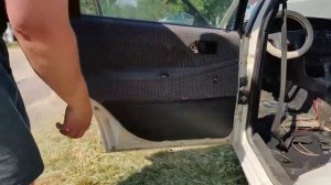 Как снять сиденье и дверные карты на Фольксваген Пассат б3. Моем салон.