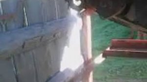 ЛУАЗ установлены амортизаторы передние новые.