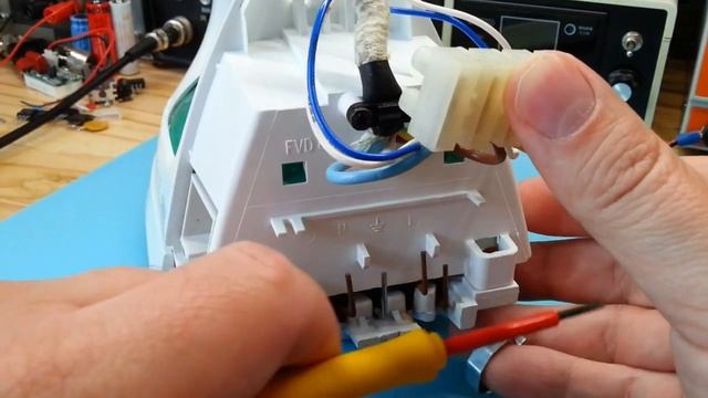 Astuces pour démonter et réparer facilement votre fer à repasser electrique смотреть онлайн