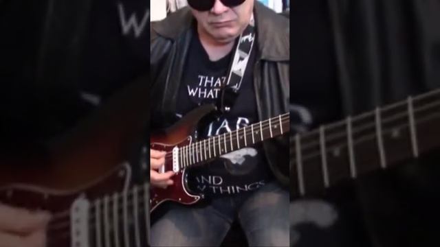 ULTIMATE STRATOCASTER UNDER $500-BETTER THAN FENDER смотреть онлайн