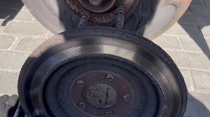 Нужно ли менять такие тормозные диски?