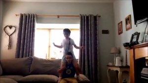 The shoulder ride challenge w_Pigy