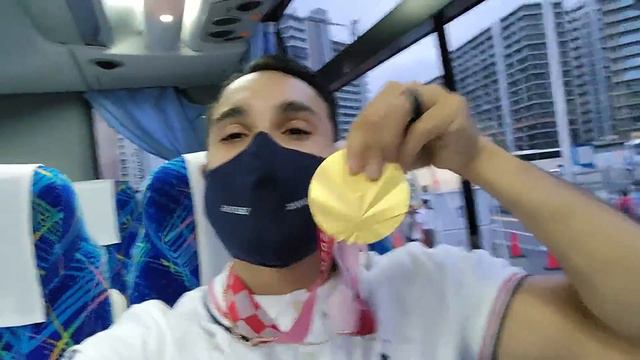 Jorge Sanchez Is That A Gold Medal Around Your Neck?! | Vlog 6 | Samsung Paralympic Vloggers смотреть онлайн