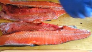 Как быстро засолить кету или другую большую рыбу.