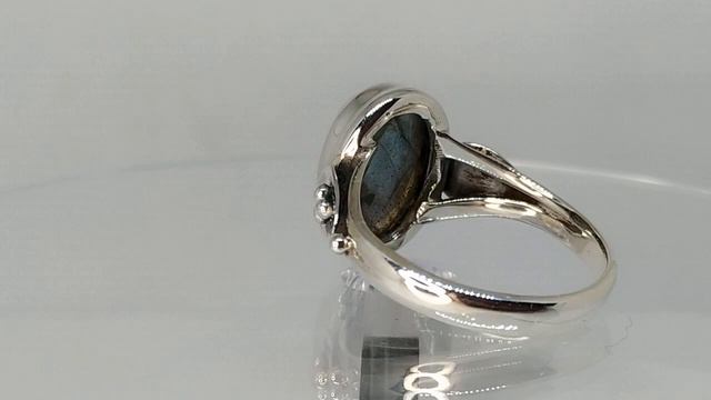 Серебряное кольцо с африканским лабрадором 7.02ct в огранке кабошон 14х10 мм смотреть онлайн